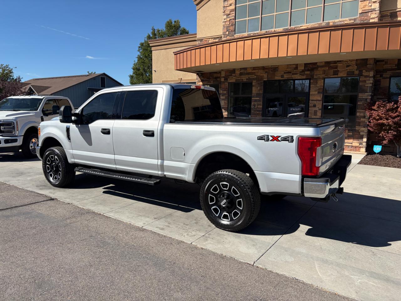 Ford Super Duty F-250 SRW XLT 4WD Crew Cab 6.75' Box 2017