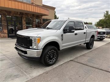 2017 Ford Super Duty F-250 SRW XLT 4WD Crew Cab 6.75' Box