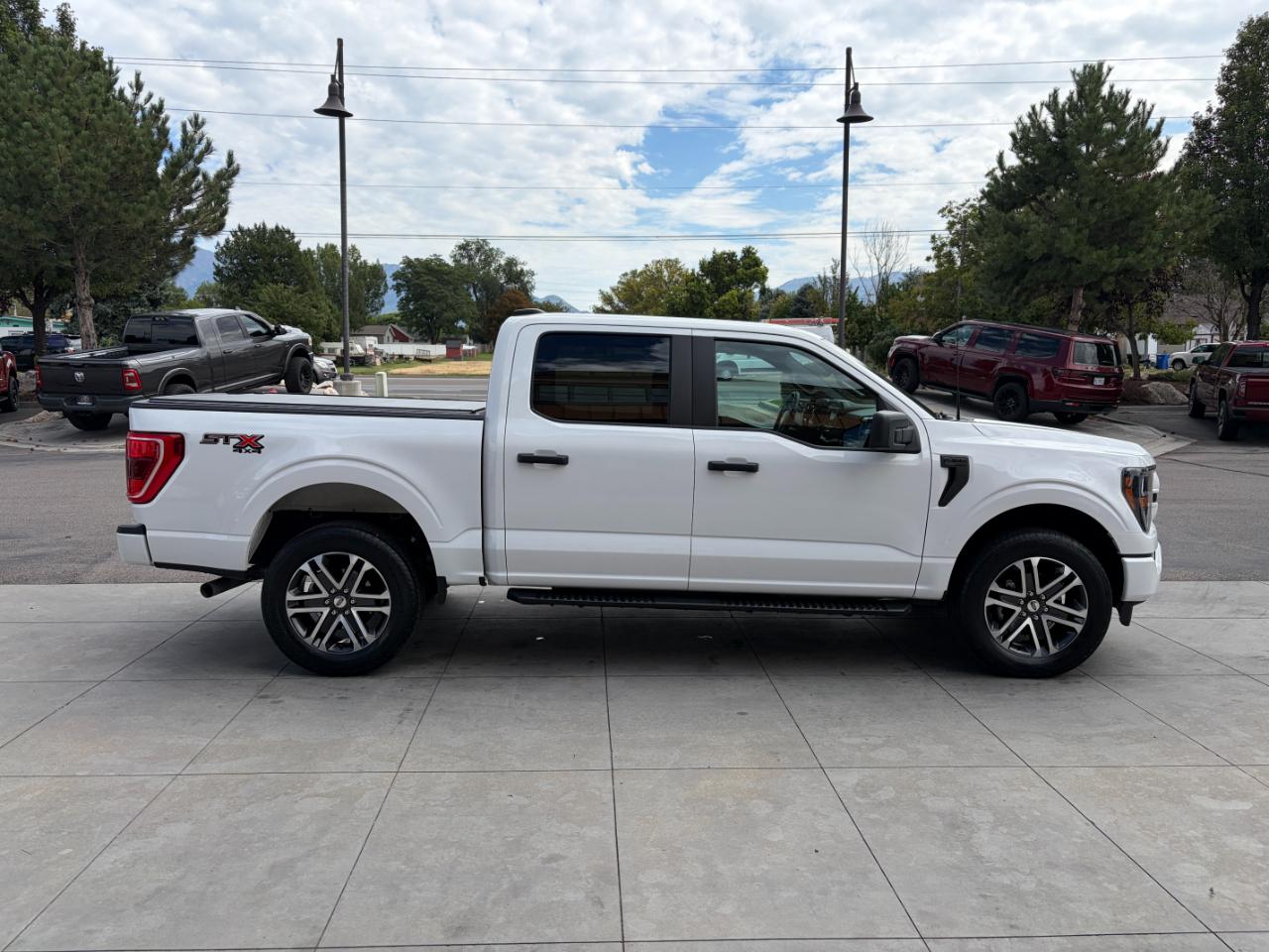 Ford F-150 XL 4WD SuperCrew 5.5' Box 2023