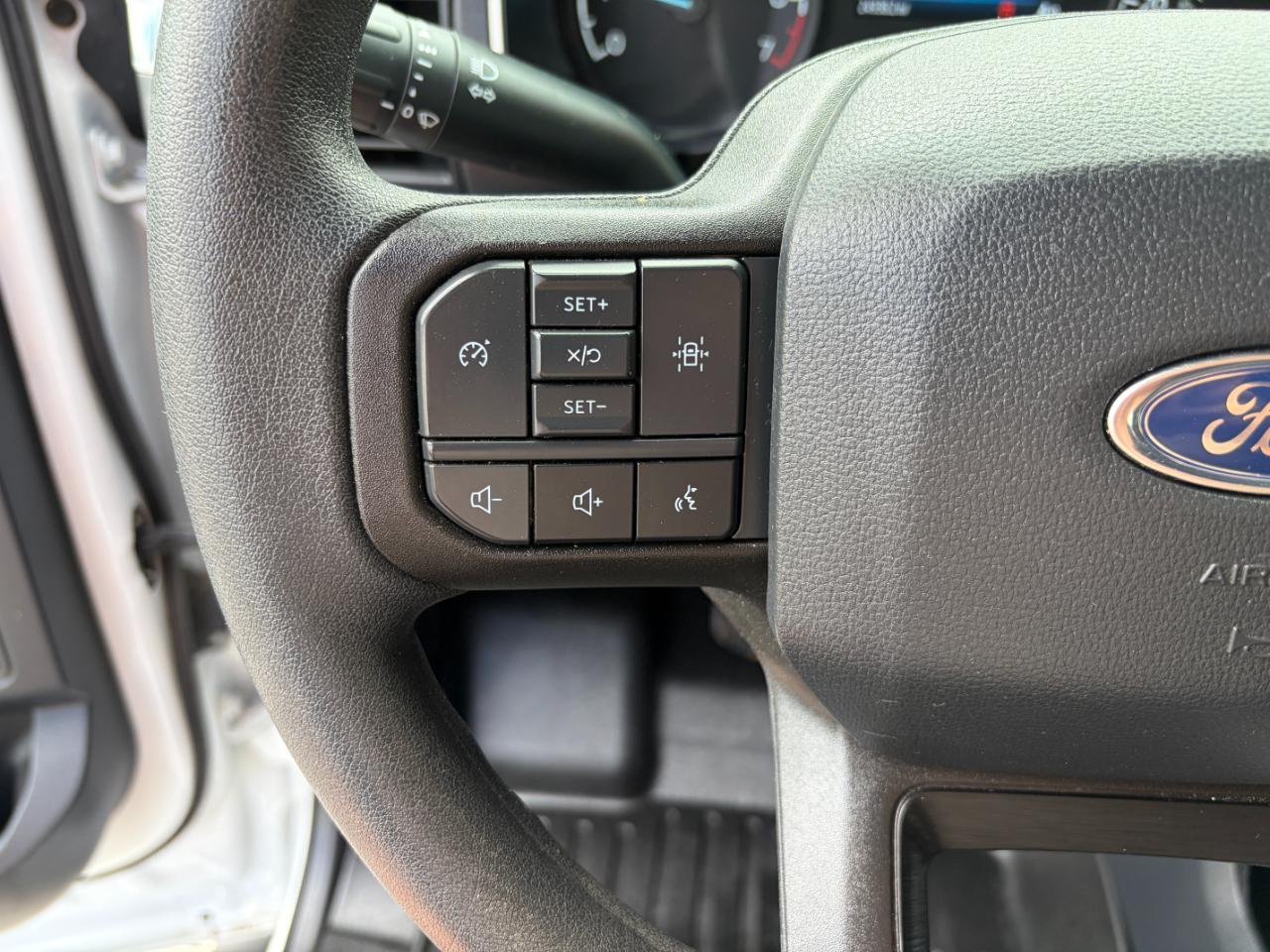 Ford F-150 XL 4WD SuperCrew 5.5' Box 2023