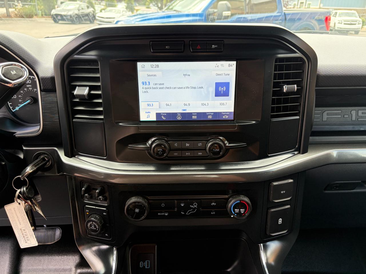 Ford F-150 XL 4WD SuperCrew 5.5' Box 2023