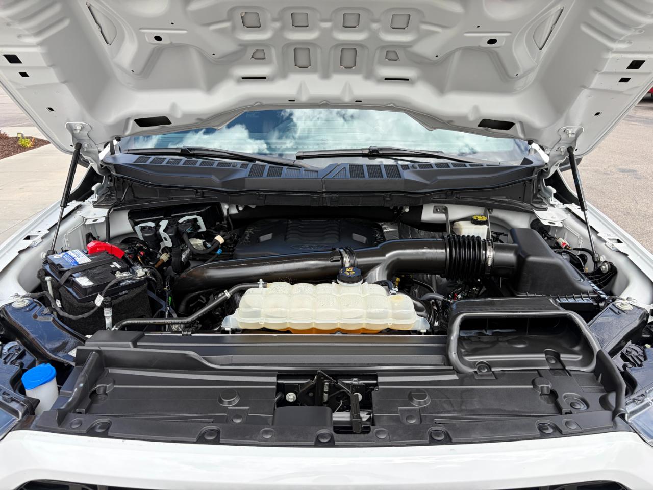 Ford F-150 XL 4WD SuperCrew 5.5' Box 2023