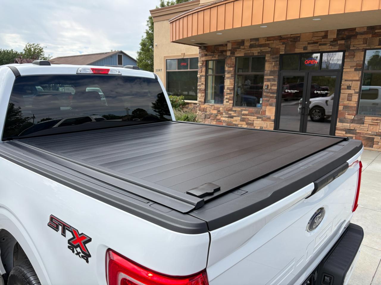 Ford F-150 XL 4WD SuperCrew 5.5' Box 2023