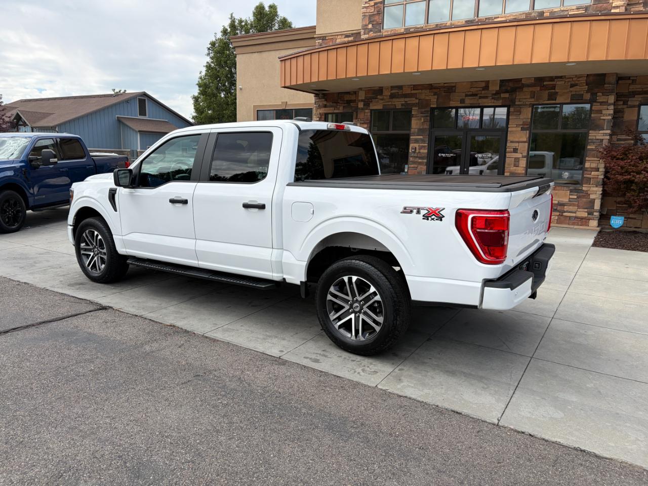 Ford F-150 XL 4WD SuperCrew 5.5' Box 2023