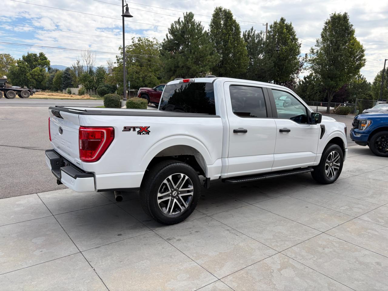 Ford F-150 XL 4WD SuperCrew 5.5' Box 2023