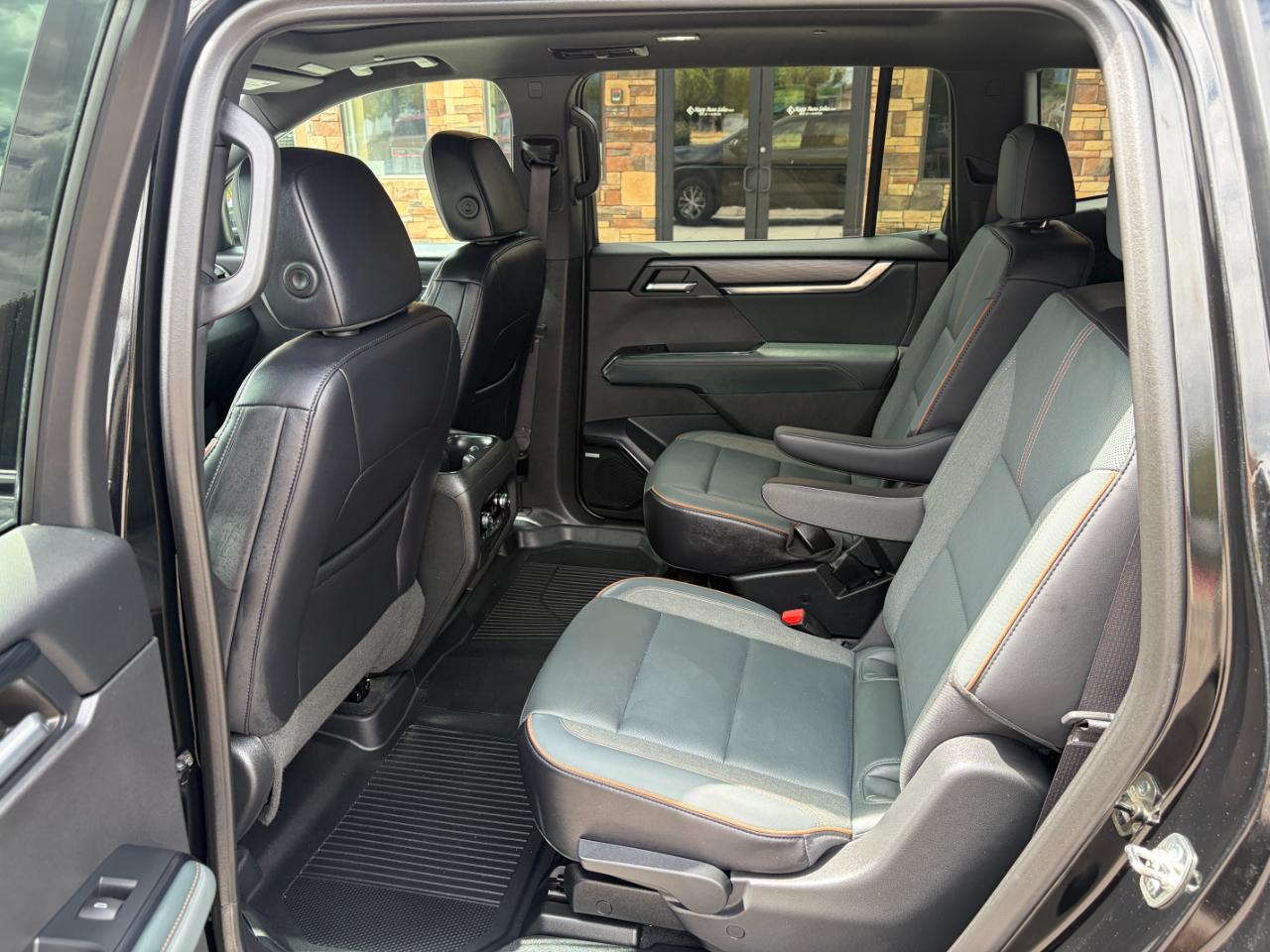 GMC Acadia AWD 4dr AT4 2024
