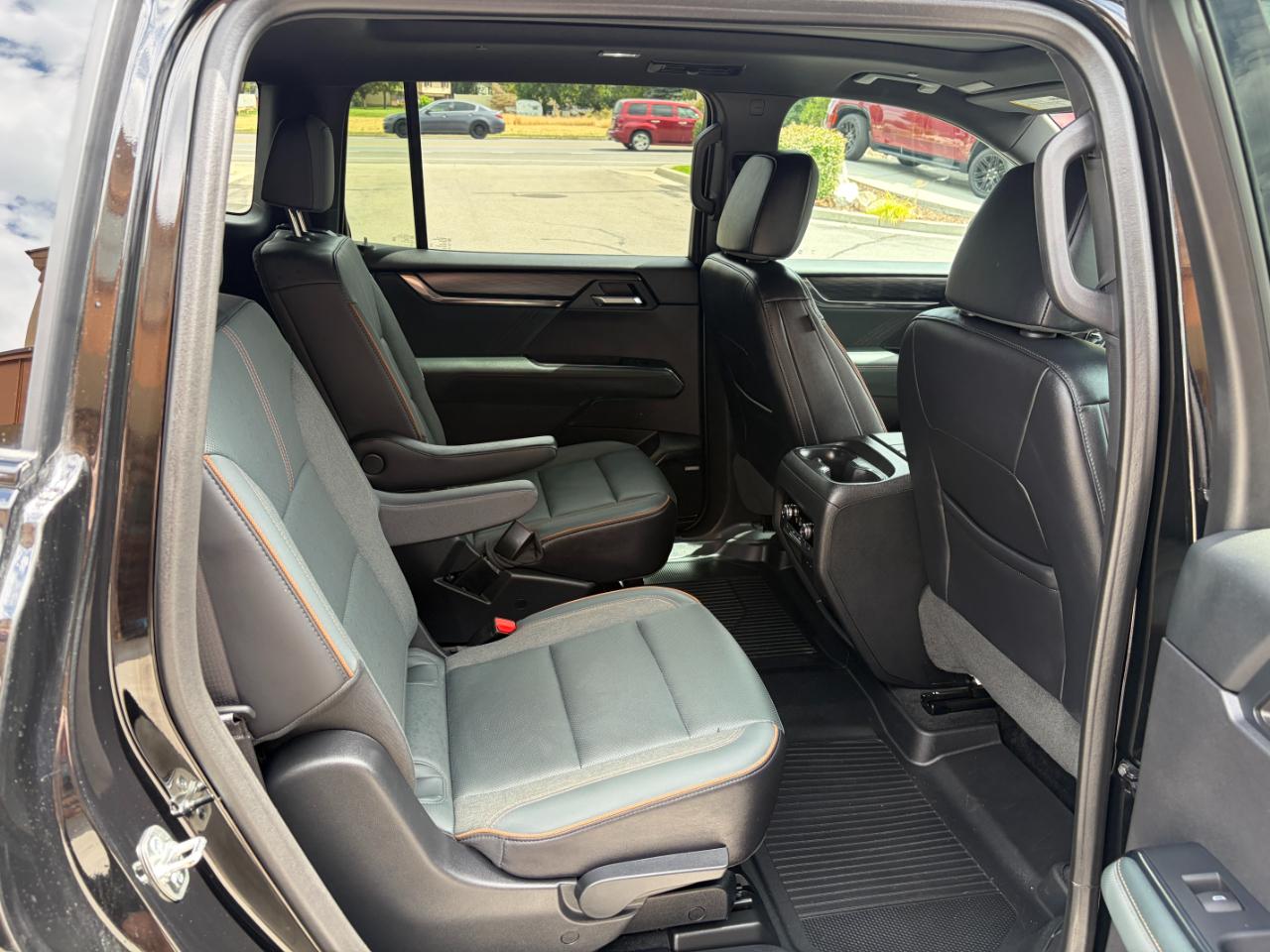 GMC Acadia AWD 4dr AT4 2024