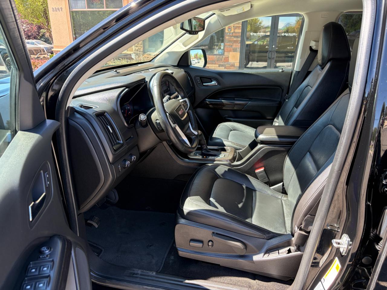 GMC Canyon 4WD Crew Cab 140.5" SLT 2015