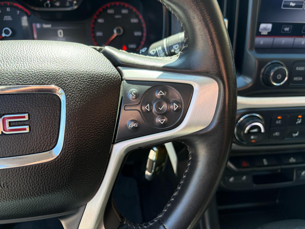 GMC Canyon 4WD Crew Cab 140.5" SLT 2015