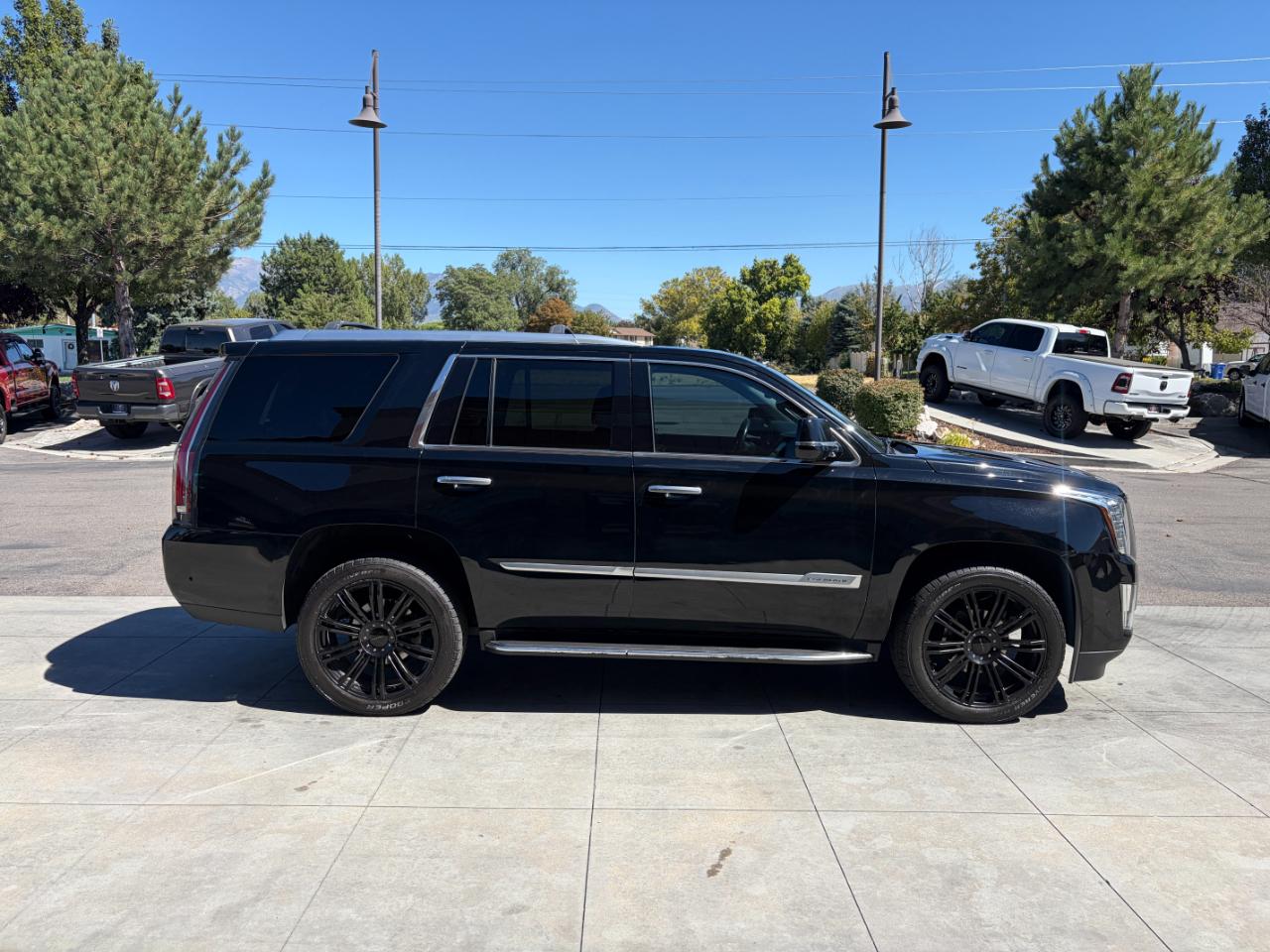 Cadillac Escalade 4WD 4dr Luxury 2018