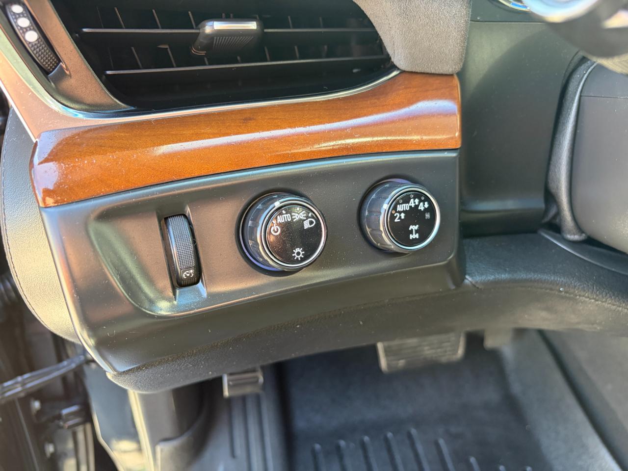 Cadillac Escalade 4WD 4dr Luxury 2018