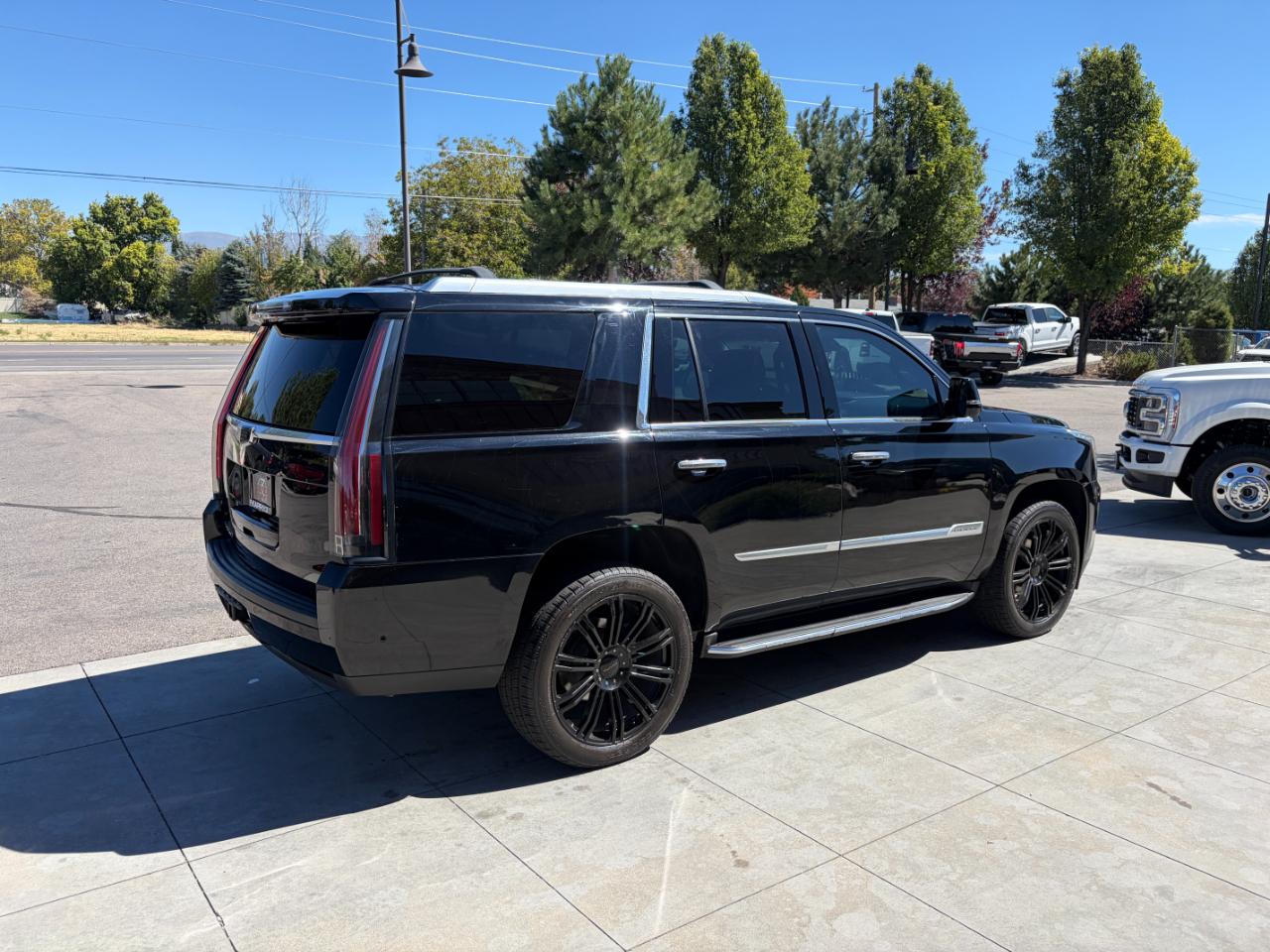 Cadillac Escalade 4WD 4dr Luxury 2018