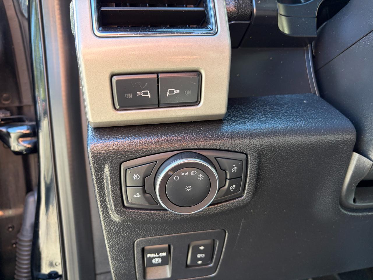 Ford F-150 Lariat 4WD SuperCrew 5.5' Box 2018