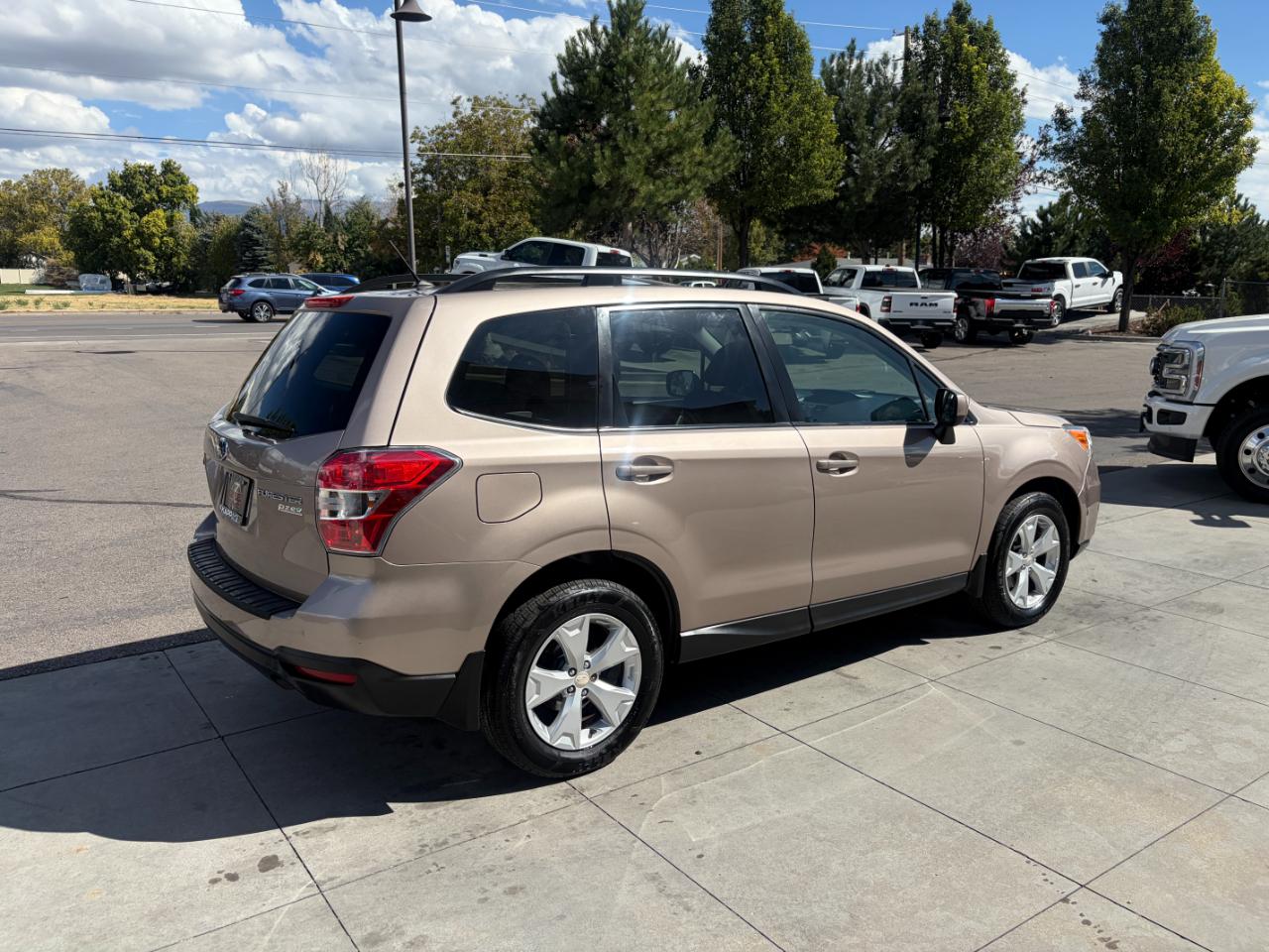 Subaru Forester 4dr CVT 2.5i Premium PZEV 2015