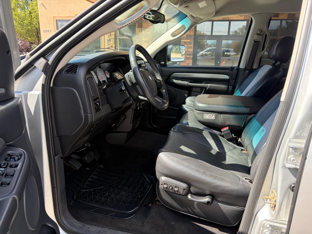 Dodge Ram 2500 4dr Quad Cab 160.5" WB 4WD SLT 2005