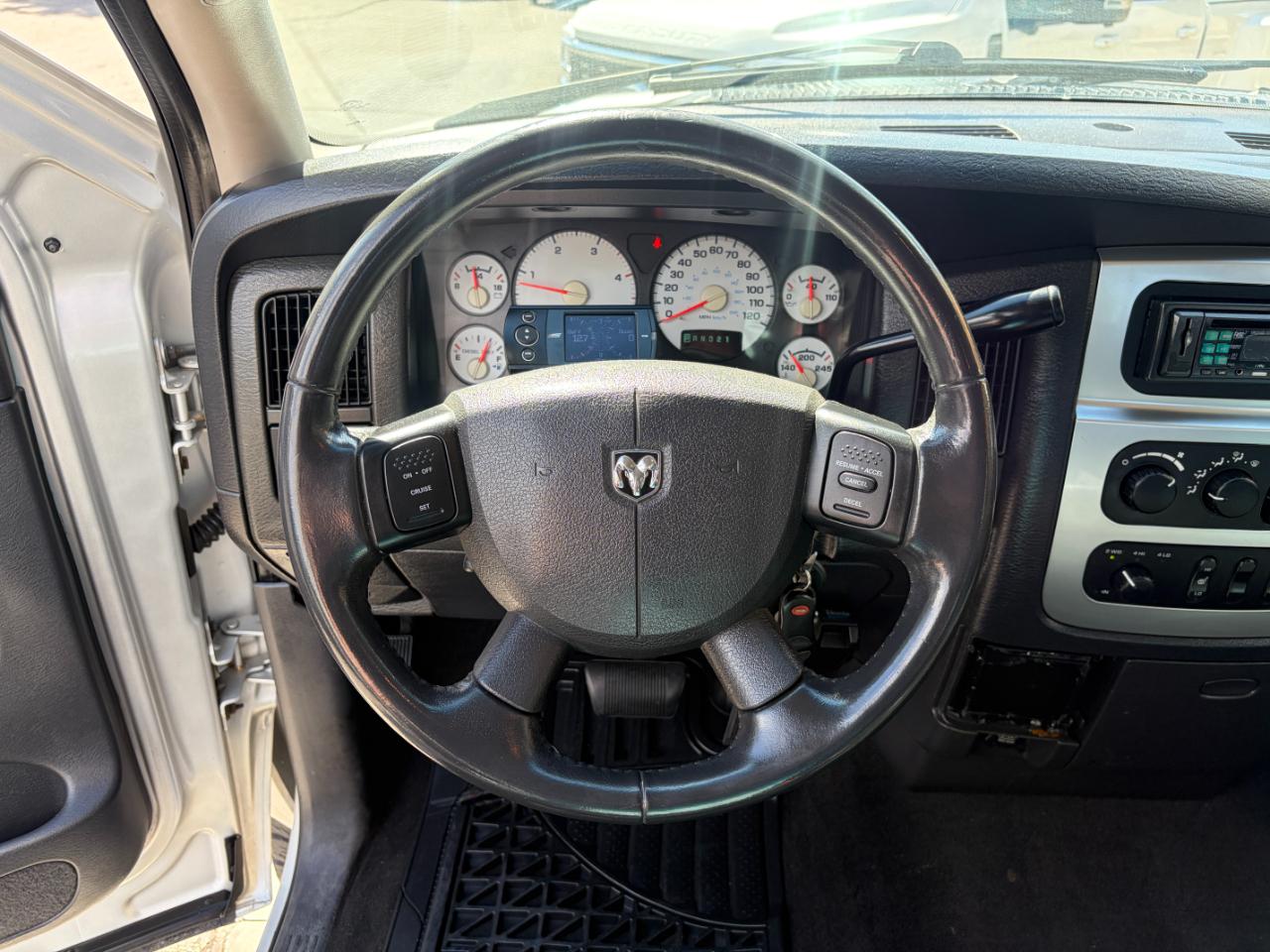 Dodge Ram 2500 4dr Quad Cab 160.5" WB 4WD SLT 2005