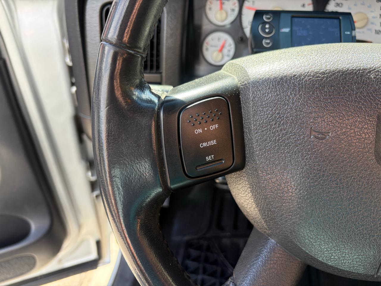 Dodge Ram 2500 4dr Quad Cab 160.5" WB 4WD SLT 2005