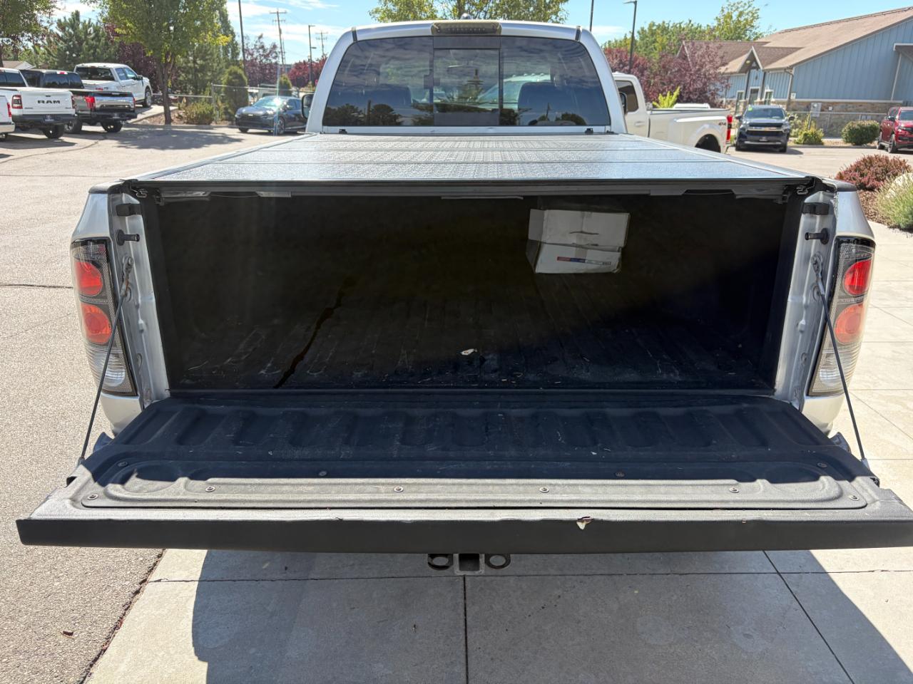 Dodge Ram 2500 4dr Quad Cab 160.5" WB 4WD SLT 2005