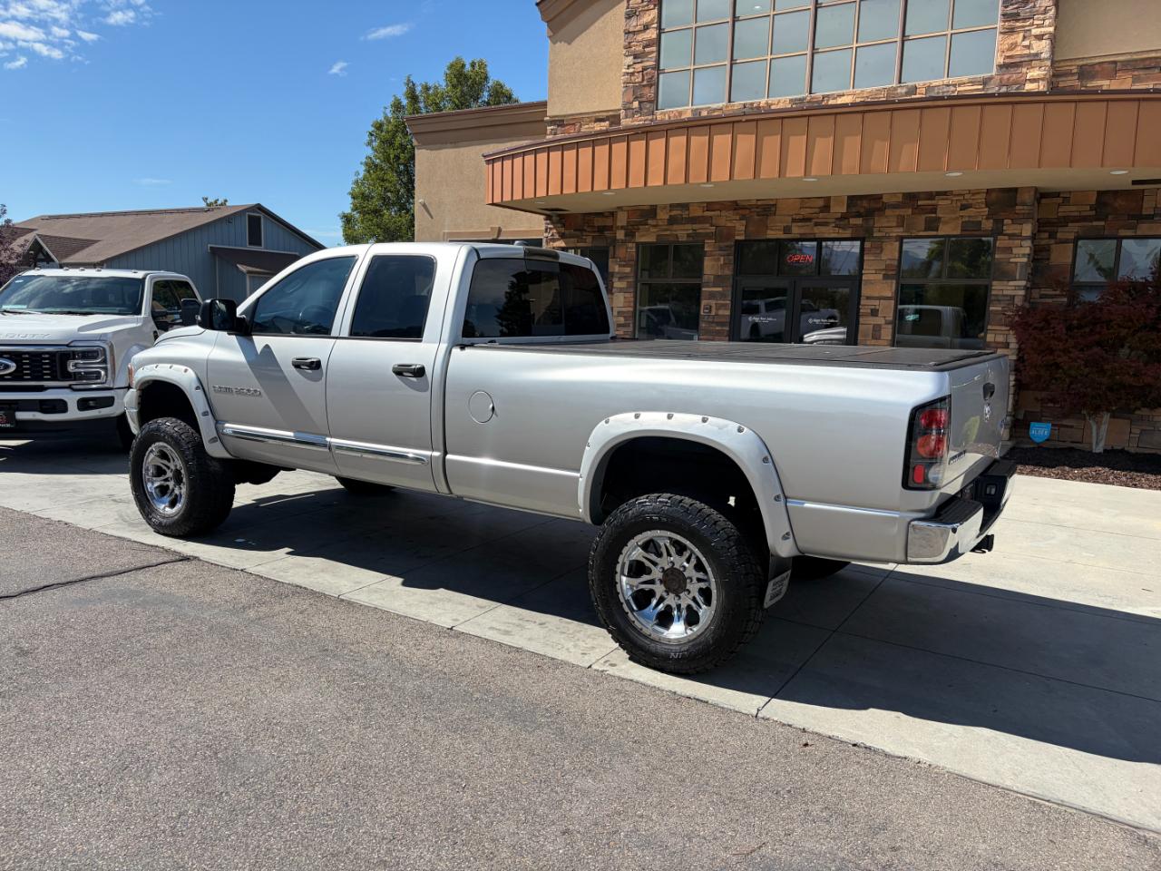 Dodge Ram 2500 4dr Quad Cab 160.5" WB 4WD SLT 2005