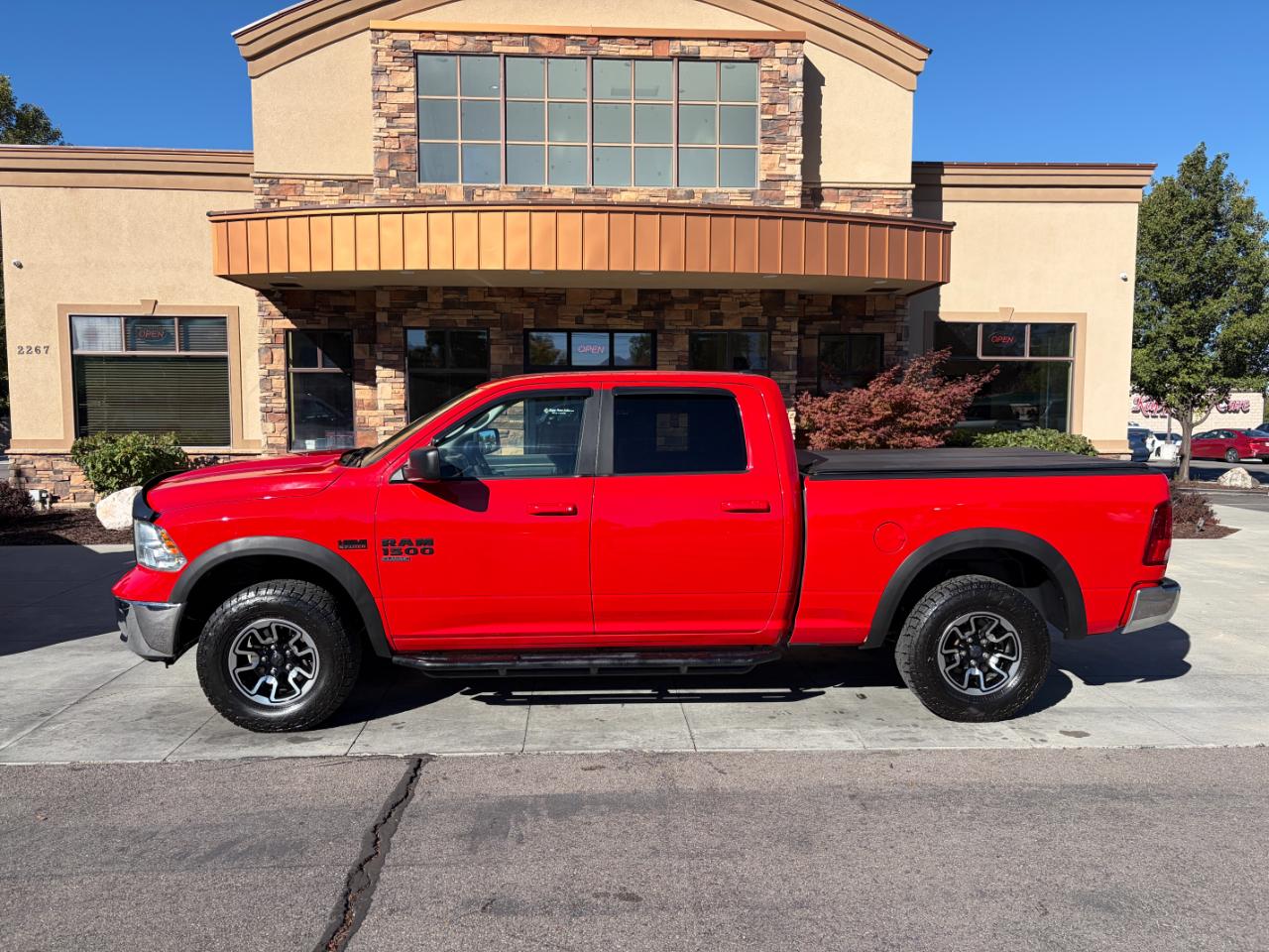 RAM 1500 Classic SLT 4x4 Crew Cab 6'4" Box 2019