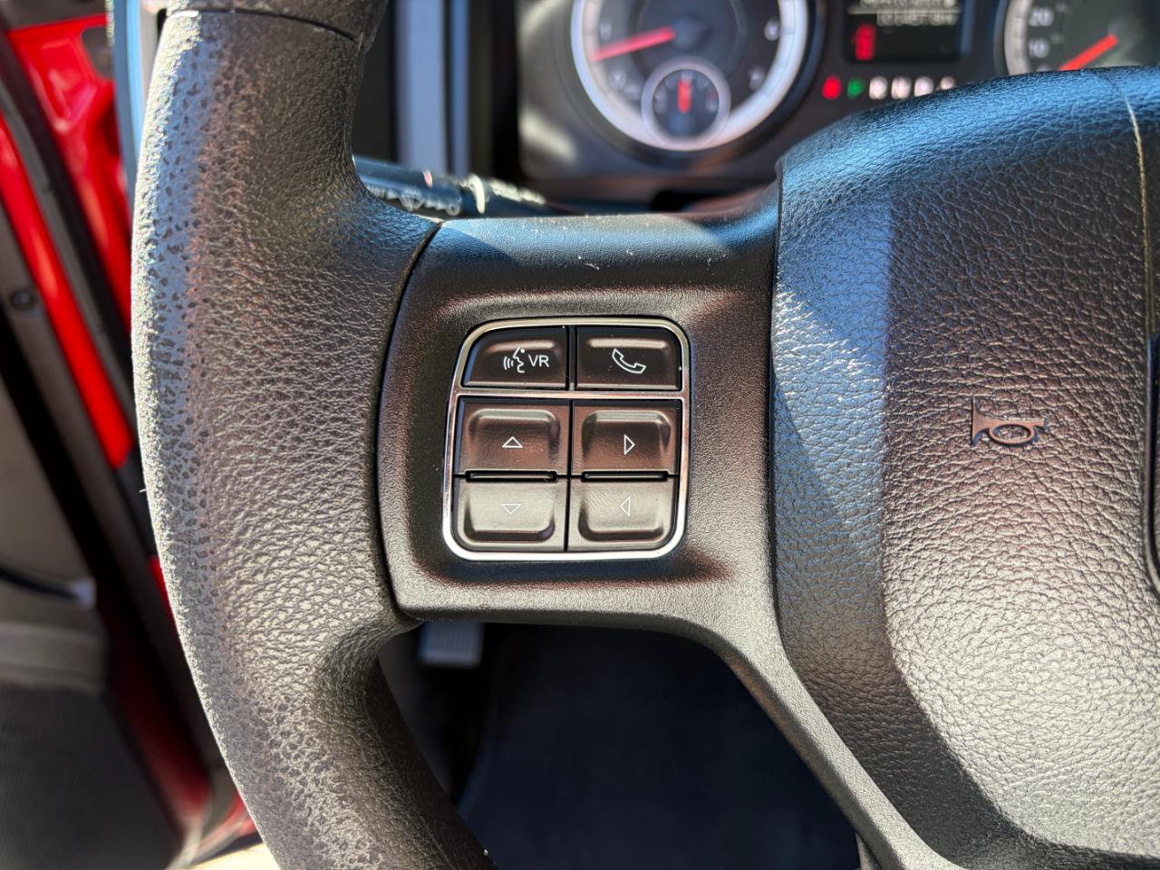 RAM 1500 Classic SLT 4x4 Crew Cab 6'4" Box 2019