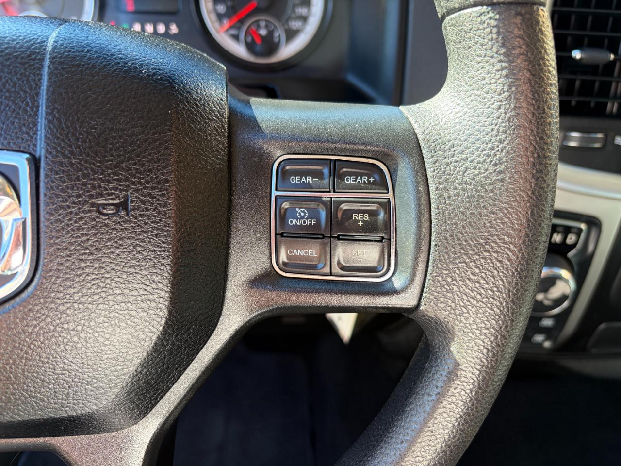 RAM 1500 Classic SLT 4x4 Crew Cab 6'4" Box 2019