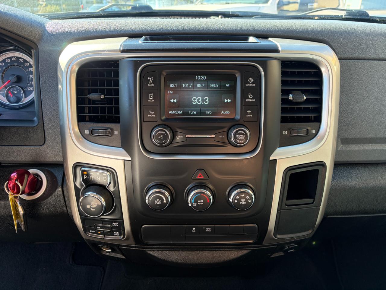 RAM 1500 Classic SLT 4x4 Crew Cab 6'4" Box 2019