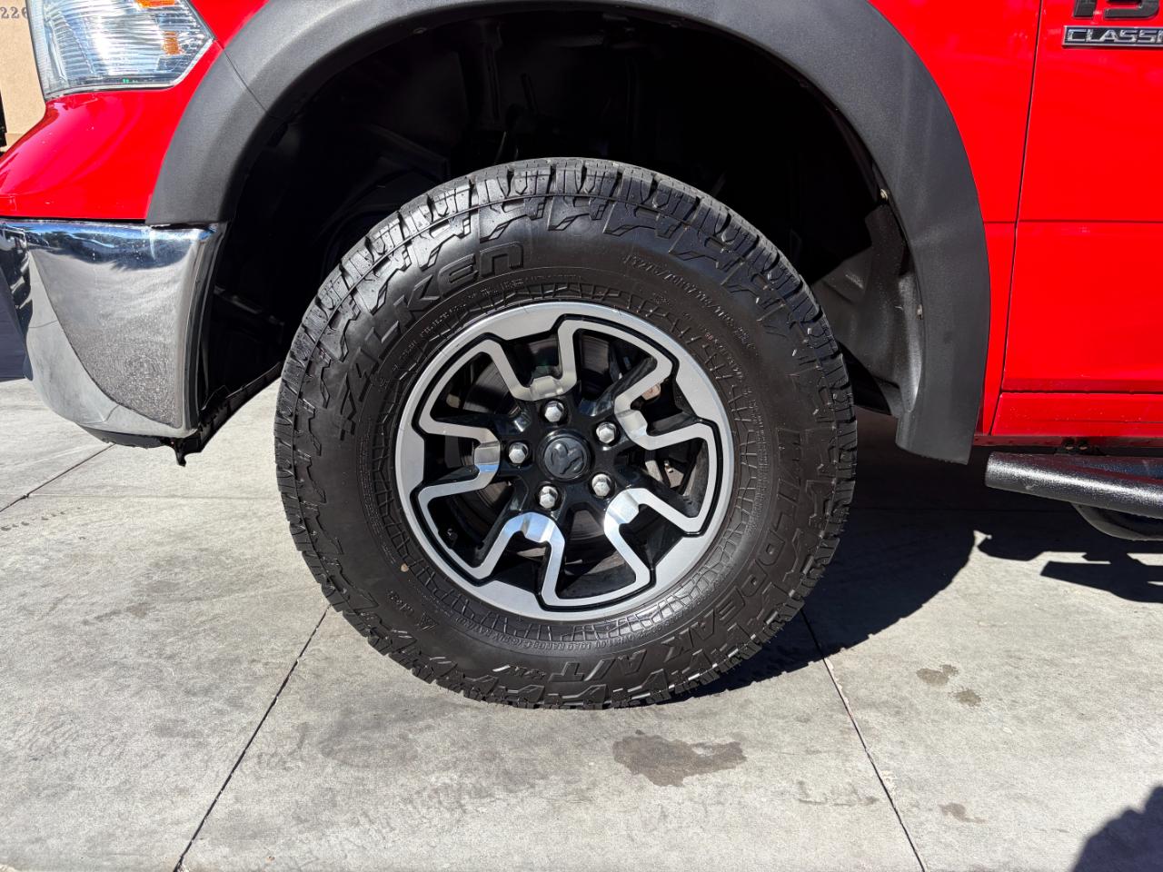 RAM 1500 Classic SLT 4x4 Crew Cab 6'4" Box 2019