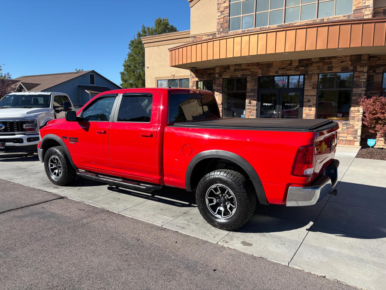 RAM 1500 Classic SLT 4x4 Crew Cab 6'4" Box 2019