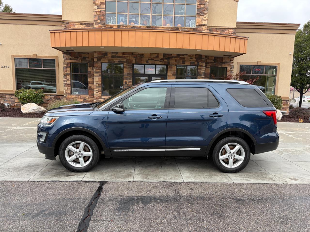 Ford Explorer 4WD 4dr XLT 2016