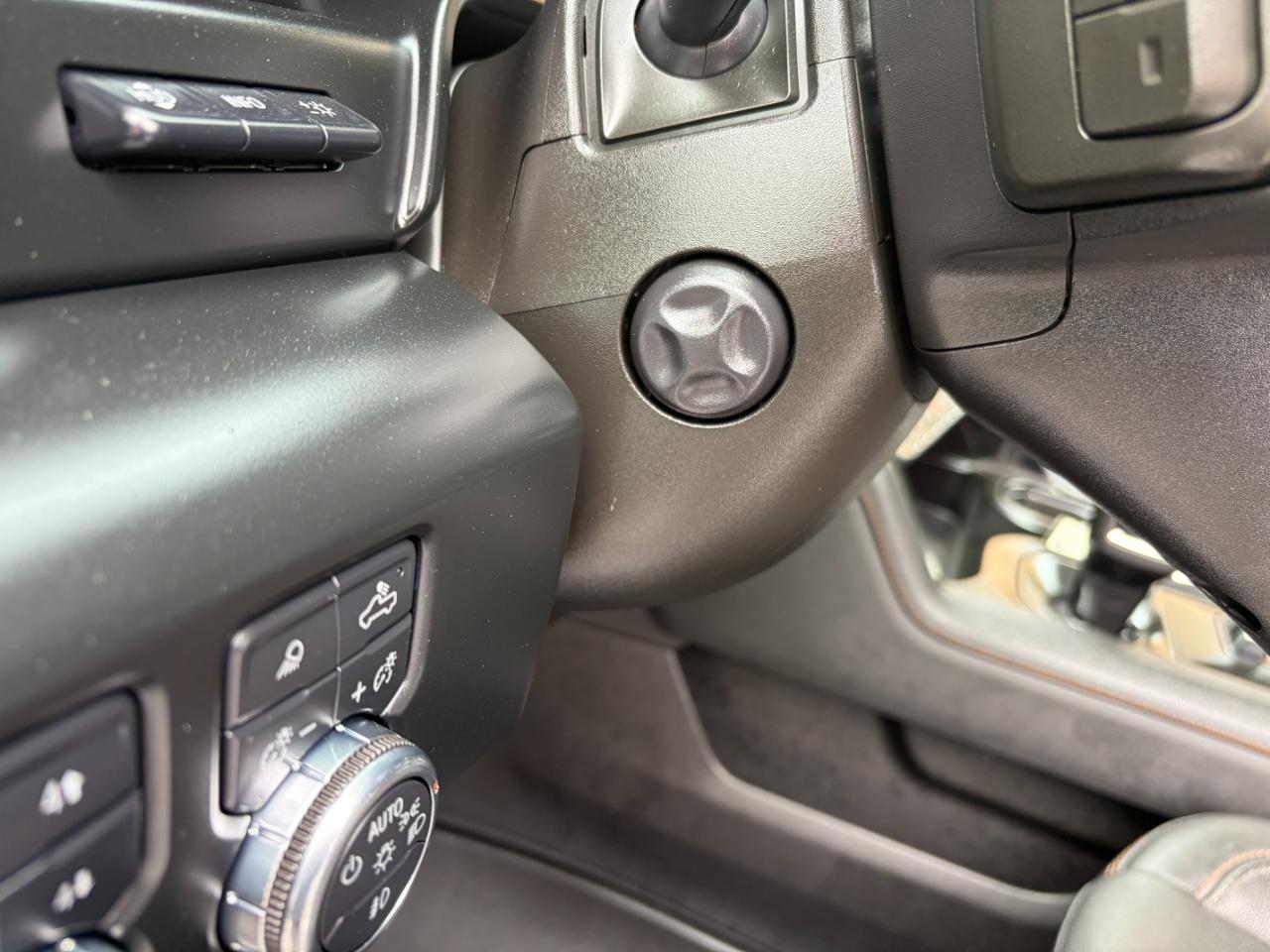 GMC Sierra 1500 4WD Crew Cab 147" AT4 2022