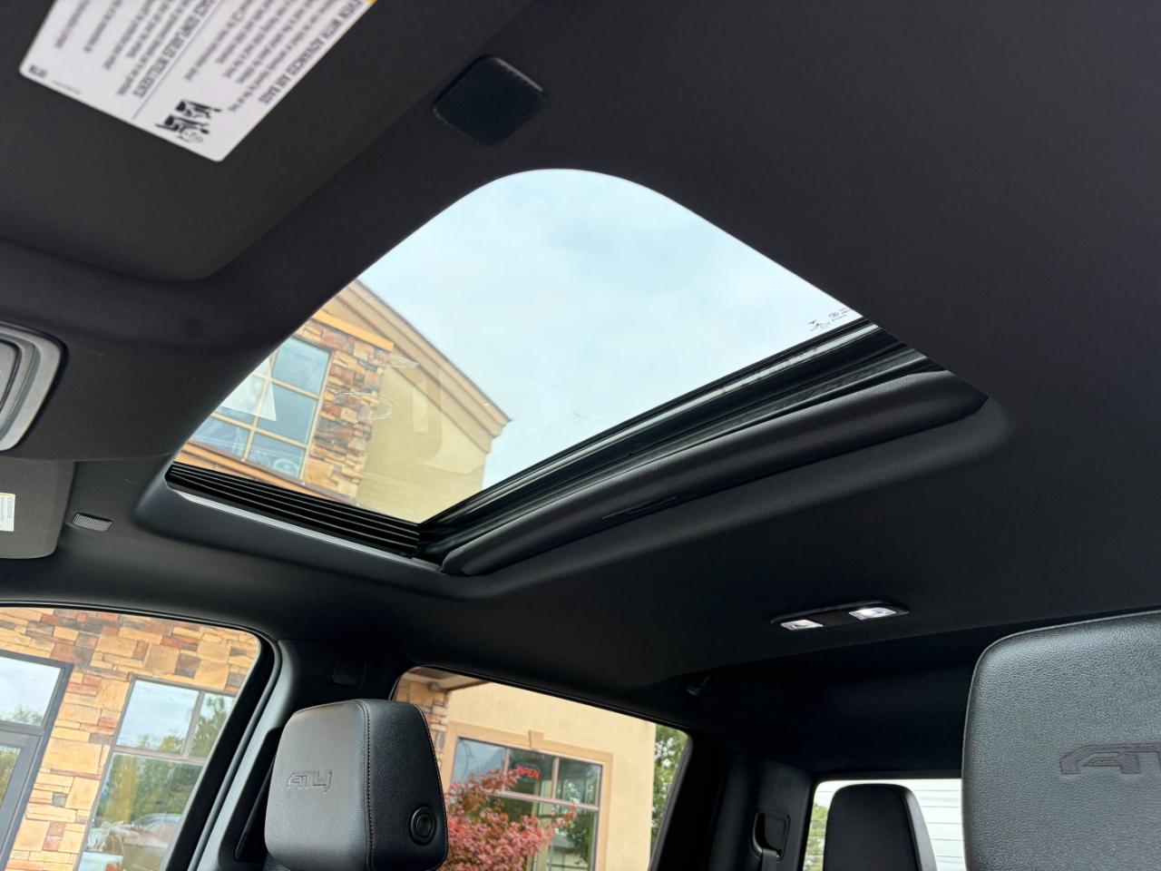 GMC Sierra 1500 4WD Crew Cab 147" AT4 2022