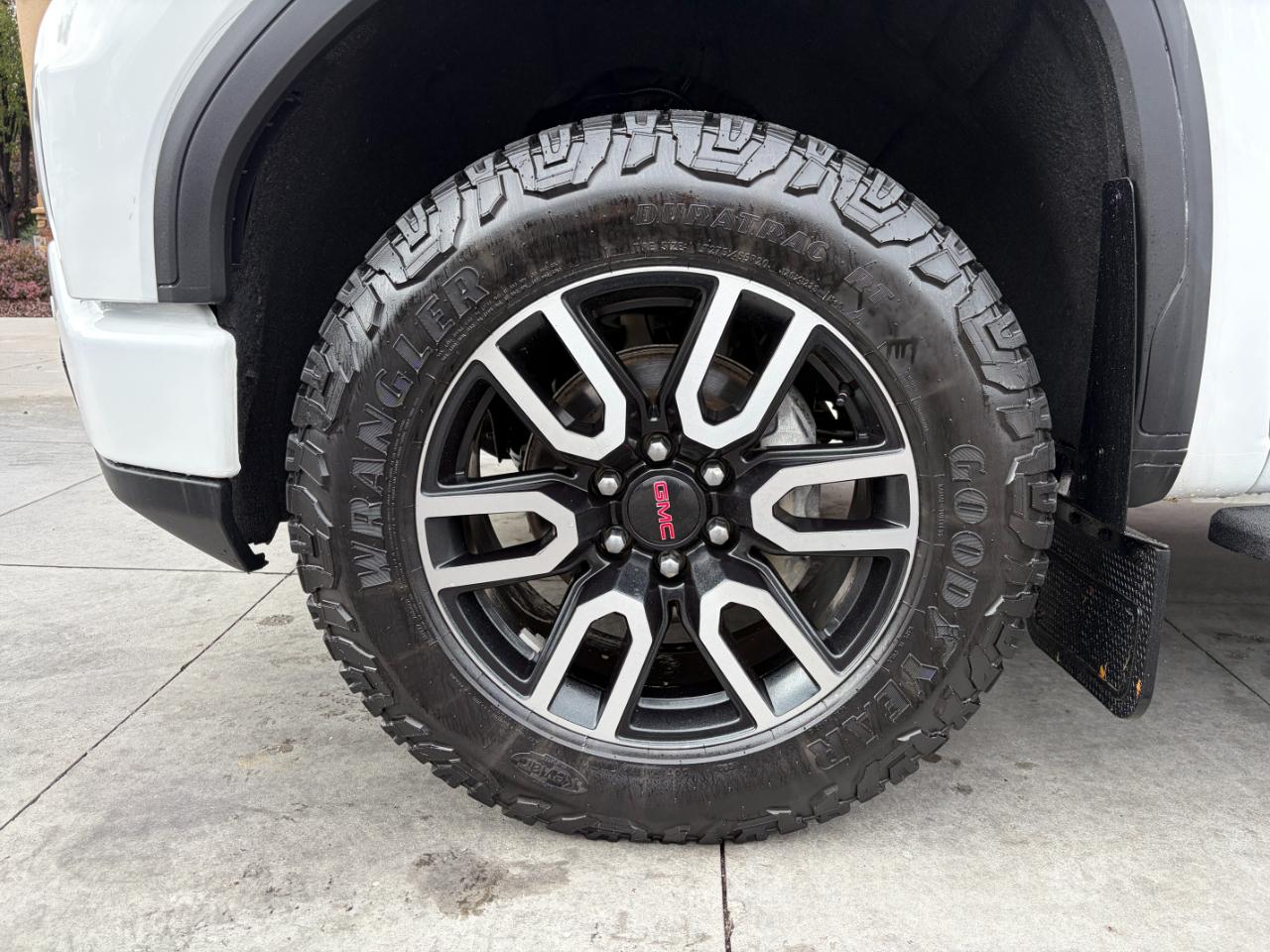 GMC Sierra 1500 4WD Crew Cab 147" AT4 2022