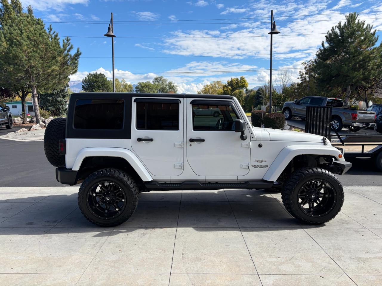 Jeep Wrangler Unlimited 4WD 4dr Sahara 2016
