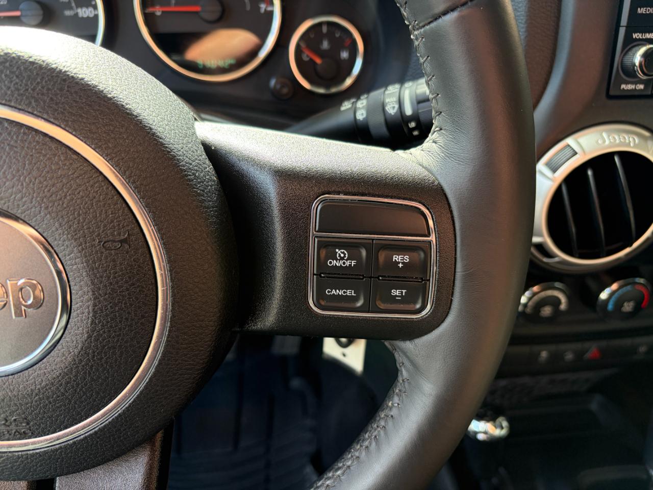 Jeep Wrangler Unlimited 4WD 4dr Sahara 2016