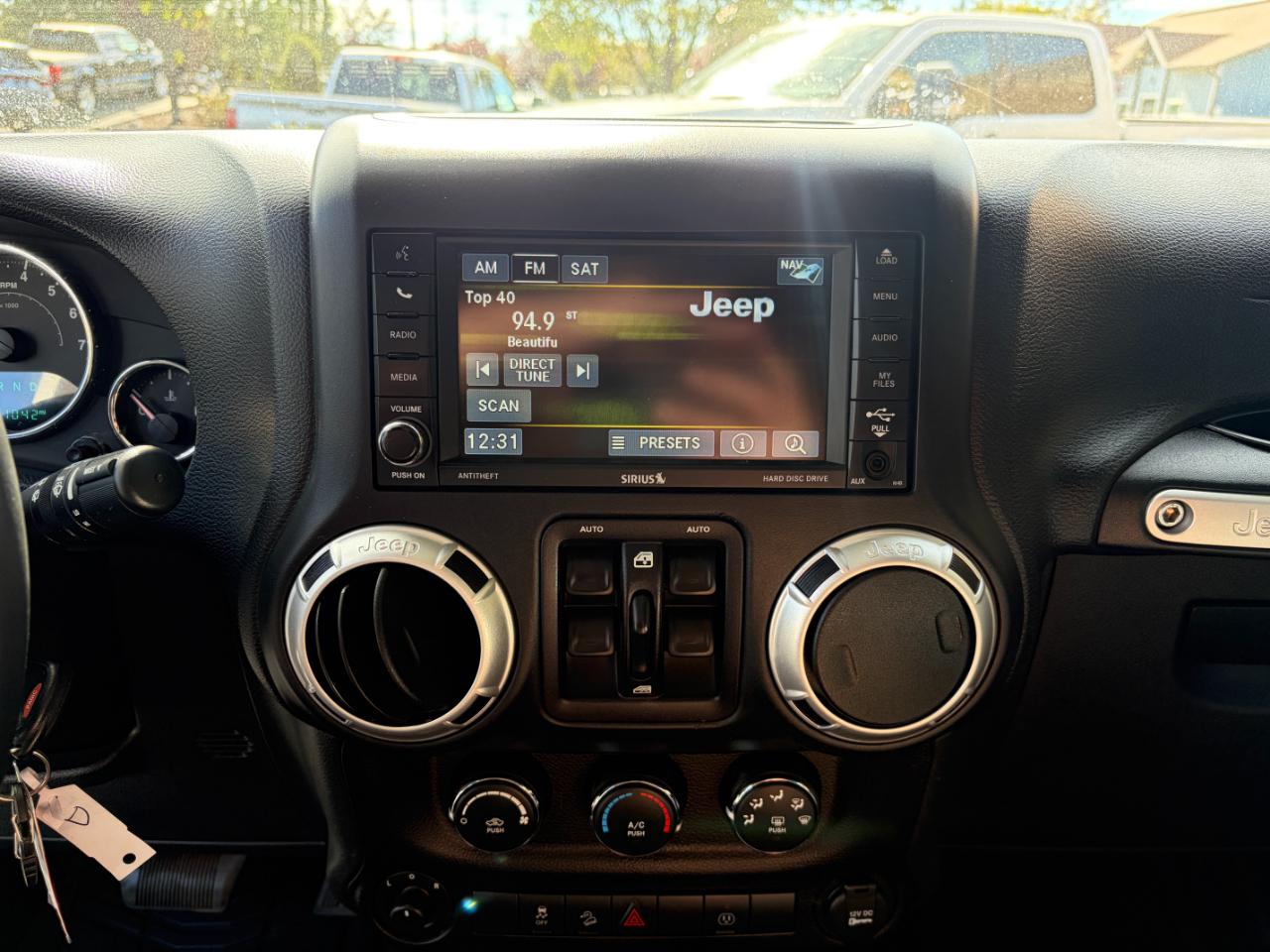 Jeep Wrangler Unlimited 4WD 4dr Sahara 2016