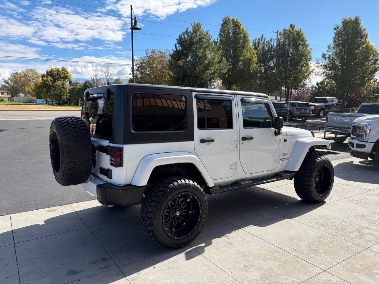 Jeep Wrangler Unlimited 4WD 4dr Sahara 2016
