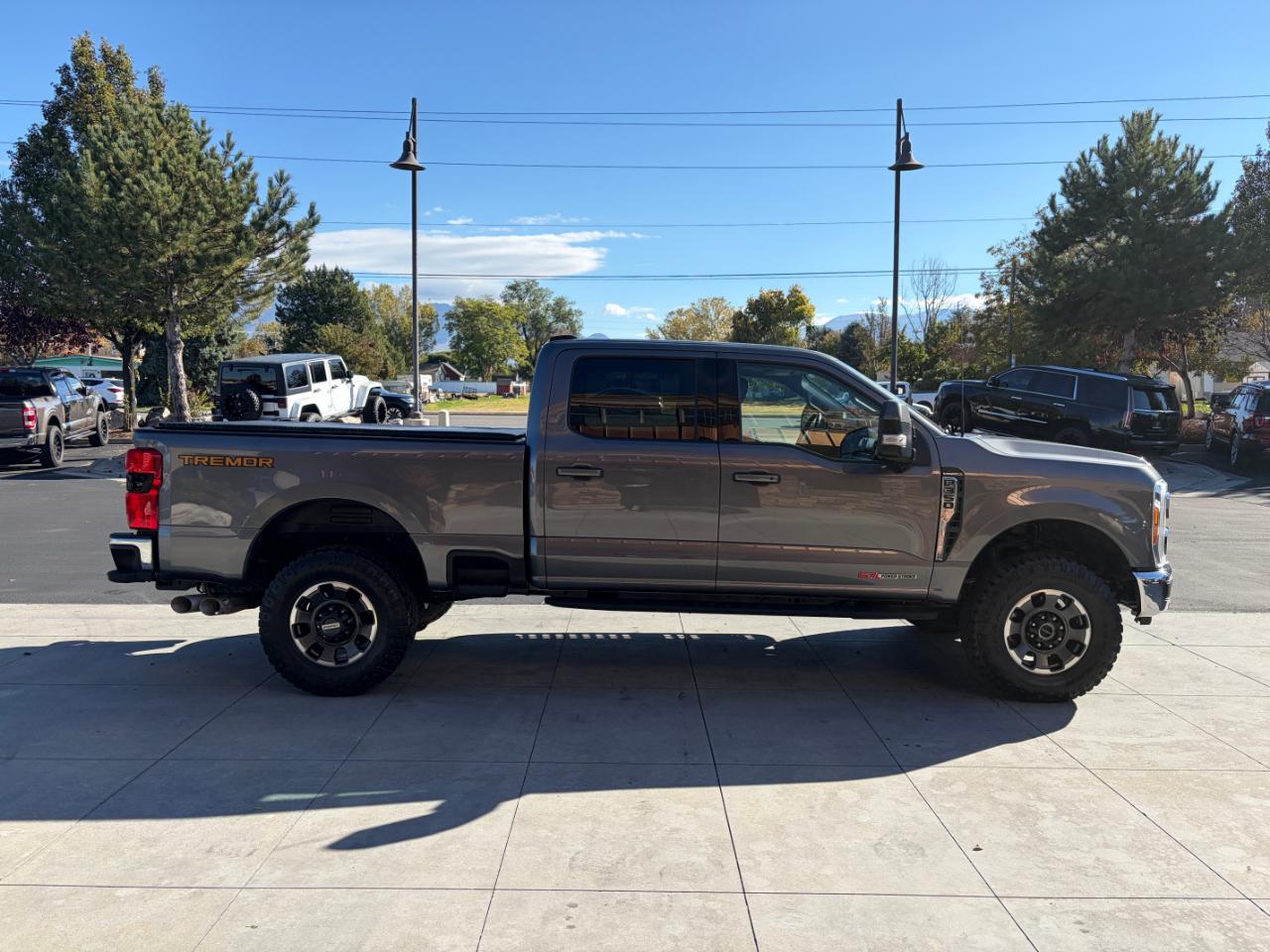 Ford Super Duty F-350 SRW Lariat 4WD Crew Cab 6.75' Box 2023
