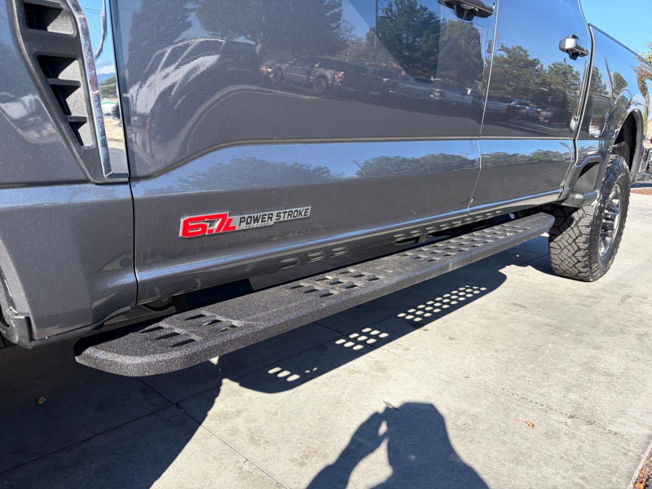 Ford Super Duty F-350 SRW Lariat 4WD Crew Cab 6.75' Box 2023