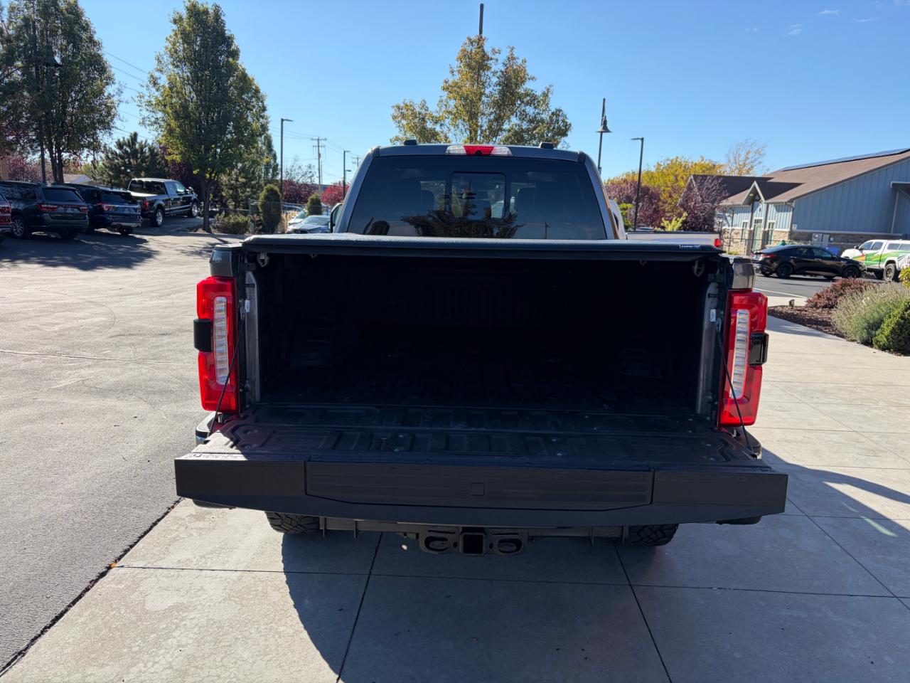 Ford Super Duty F-350 SRW Lariat 4WD Crew Cab 6.75' Box 2023