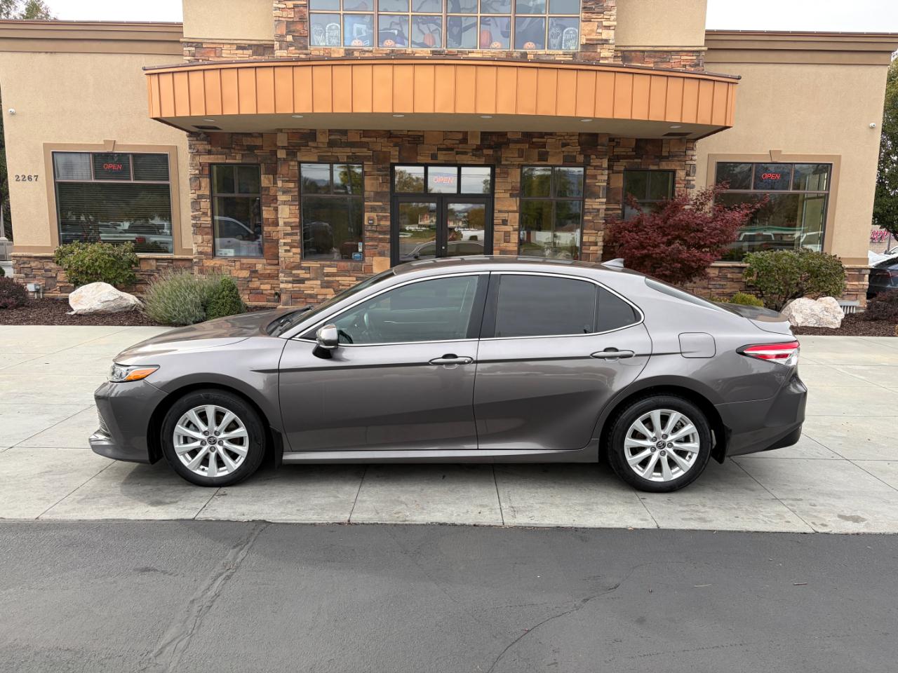 Toyota Camry LE Auto AWD (Natl) 2020