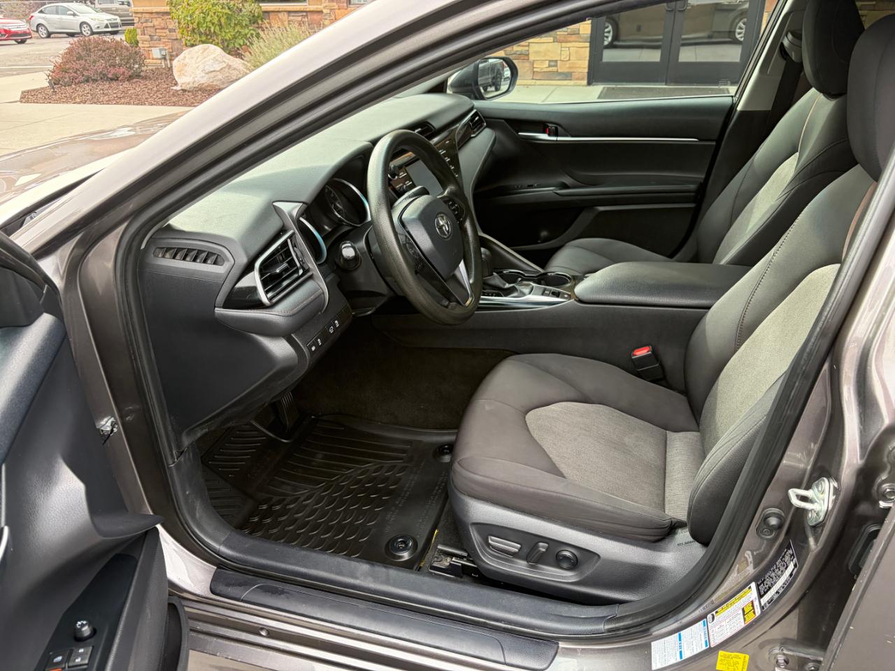 Toyota Camry LE Auto AWD (Natl) 2020