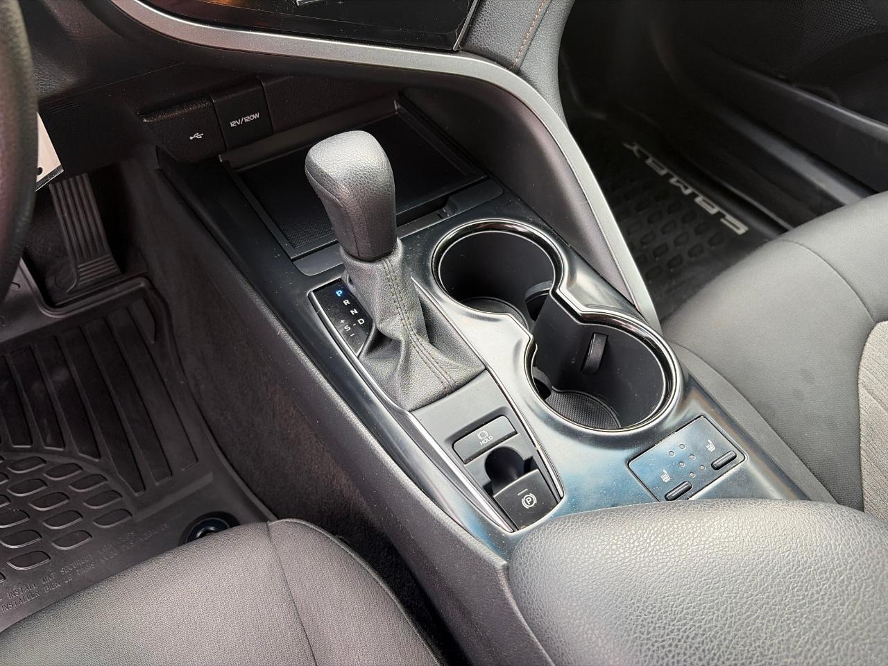 Toyota Camry LE Auto AWD (Natl) 2020