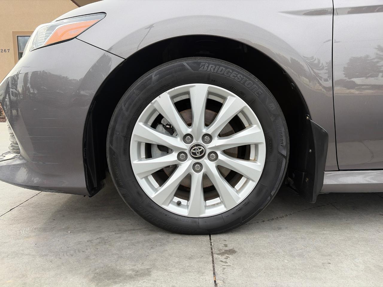 Toyota Camry LE Auto AWD (Natl) 2020