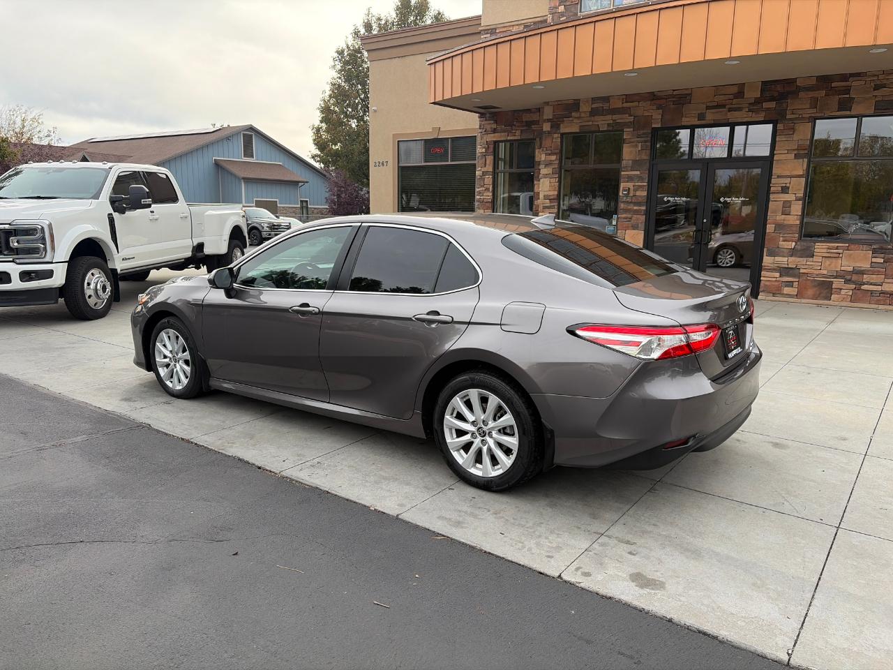 Toyota Camry LE Auto AWD (Natl) 2020