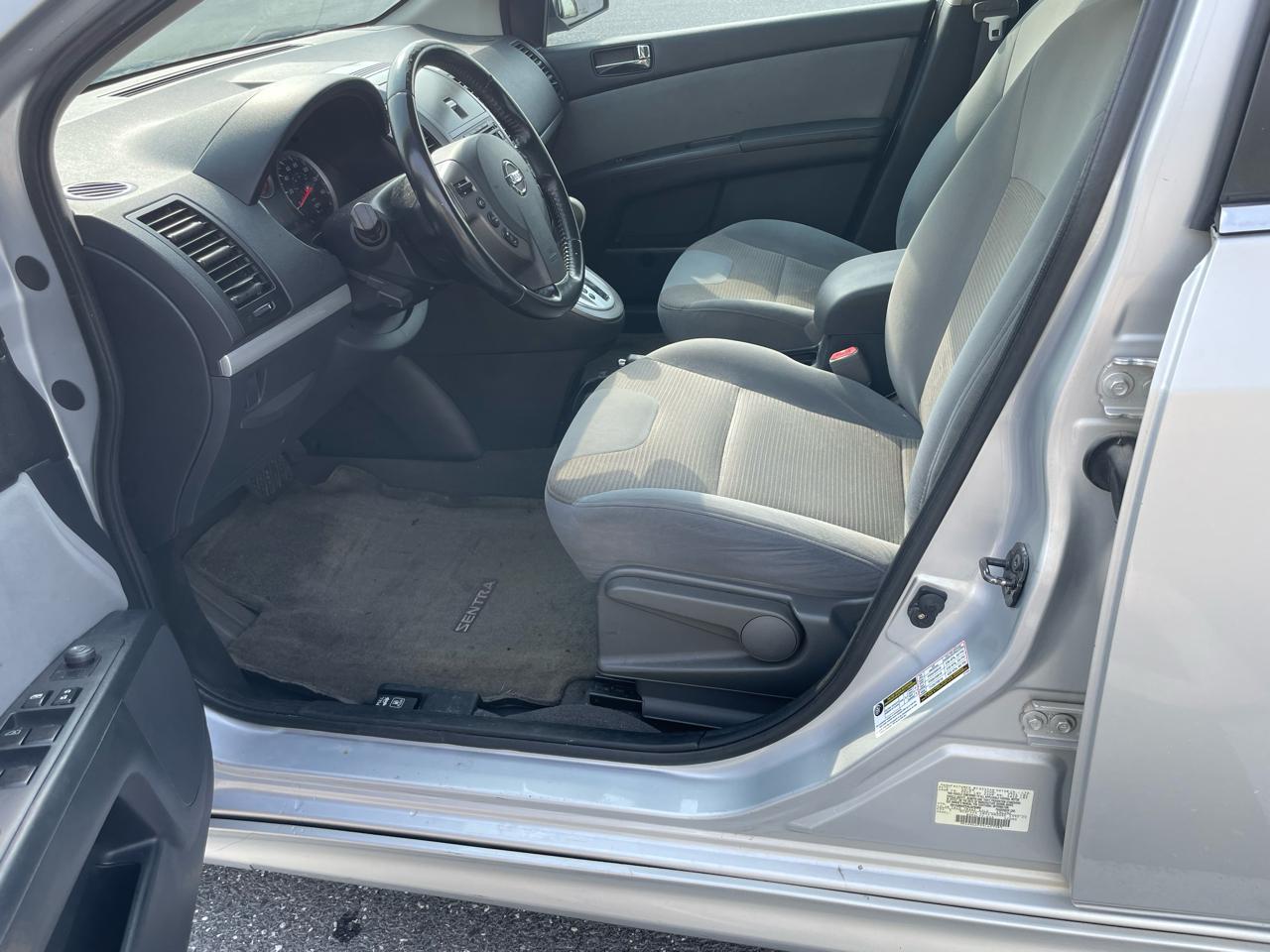 Nissan Sentra 4dr Sdn I4 CVT 2.0 SR 2010