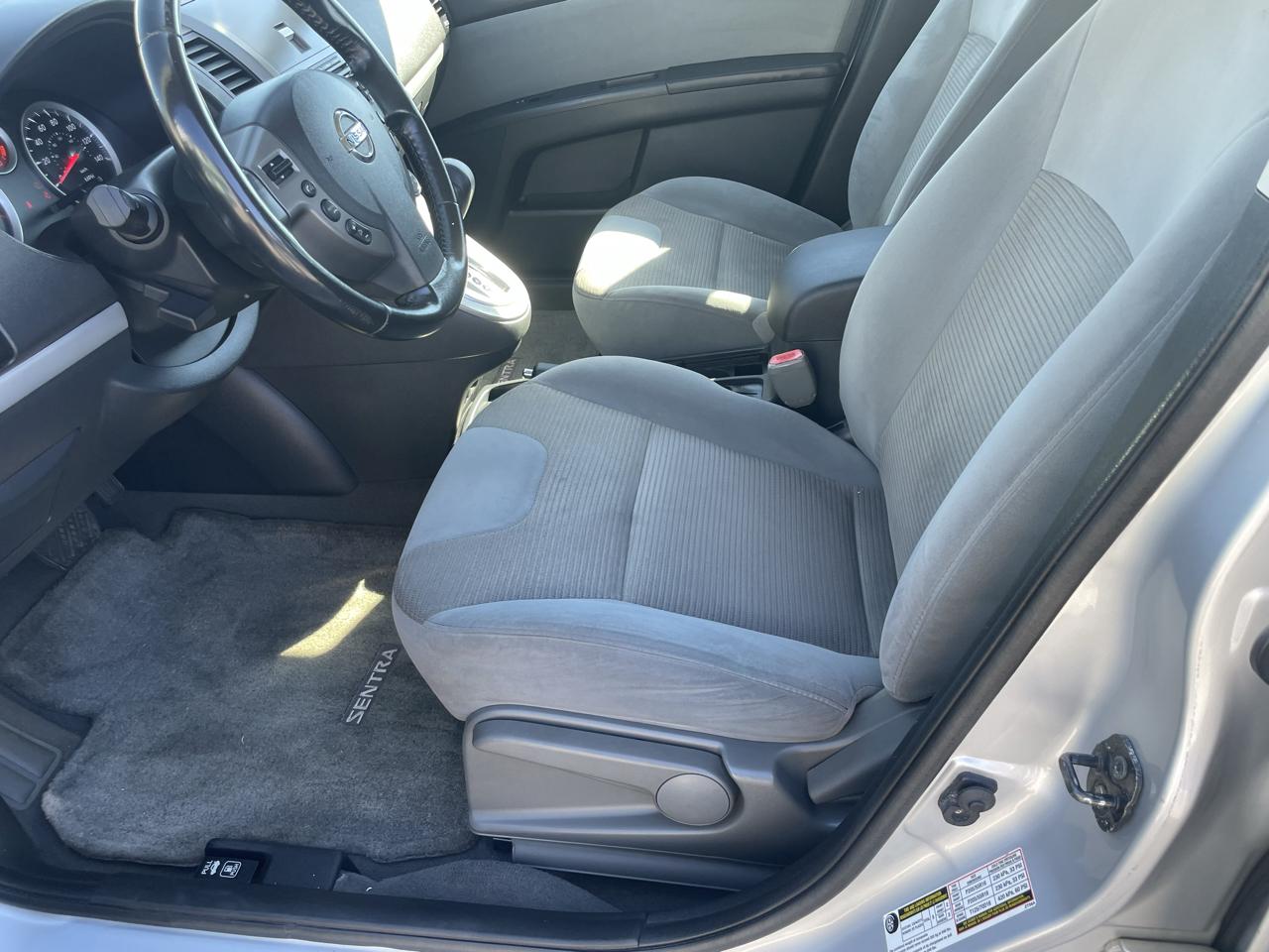 Nissan Sentra 4dr Sdn I4 CVT 2.0 SR 2010