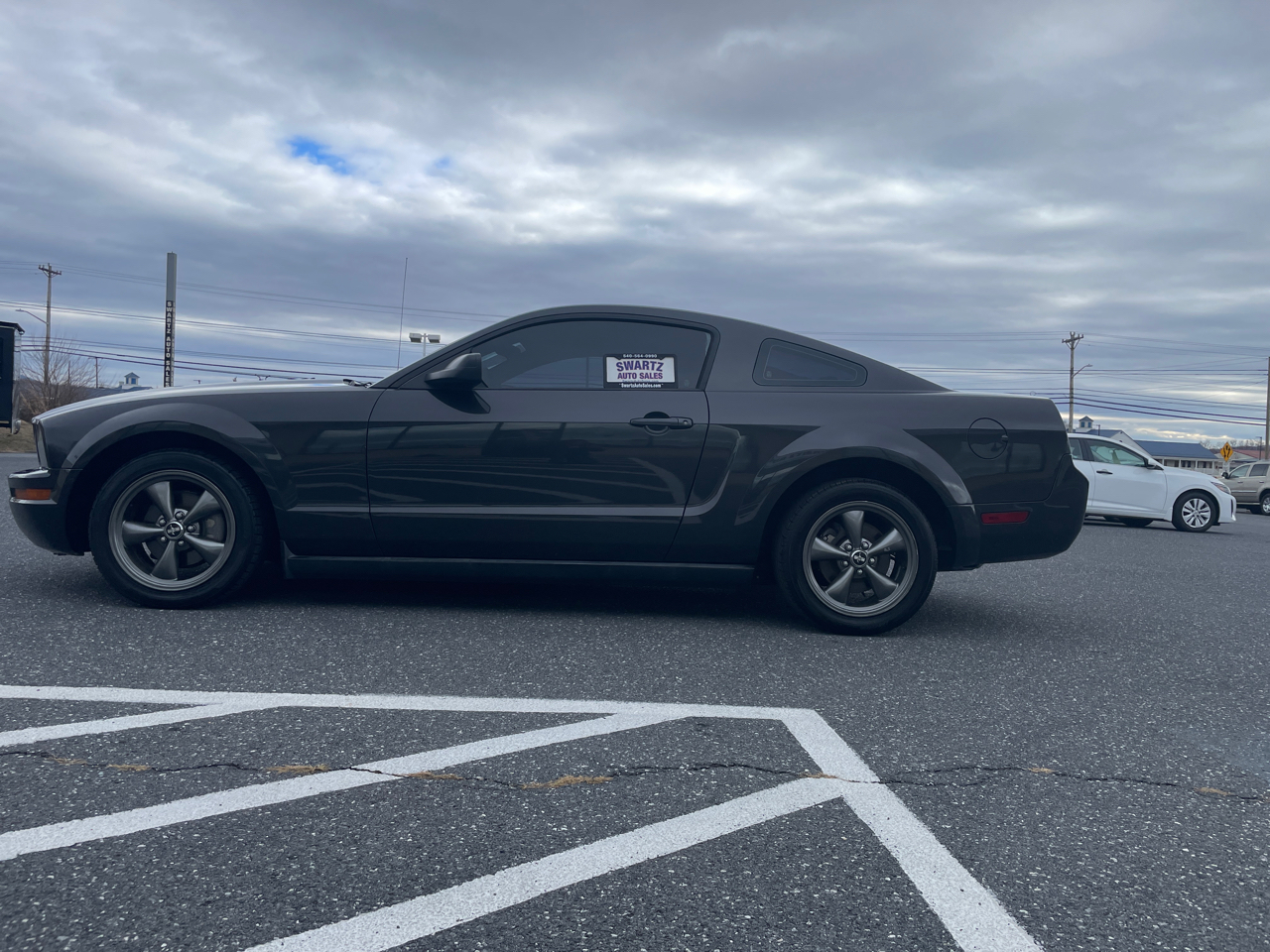 Ford Mustang 2dr Cpe Deluxe 2008