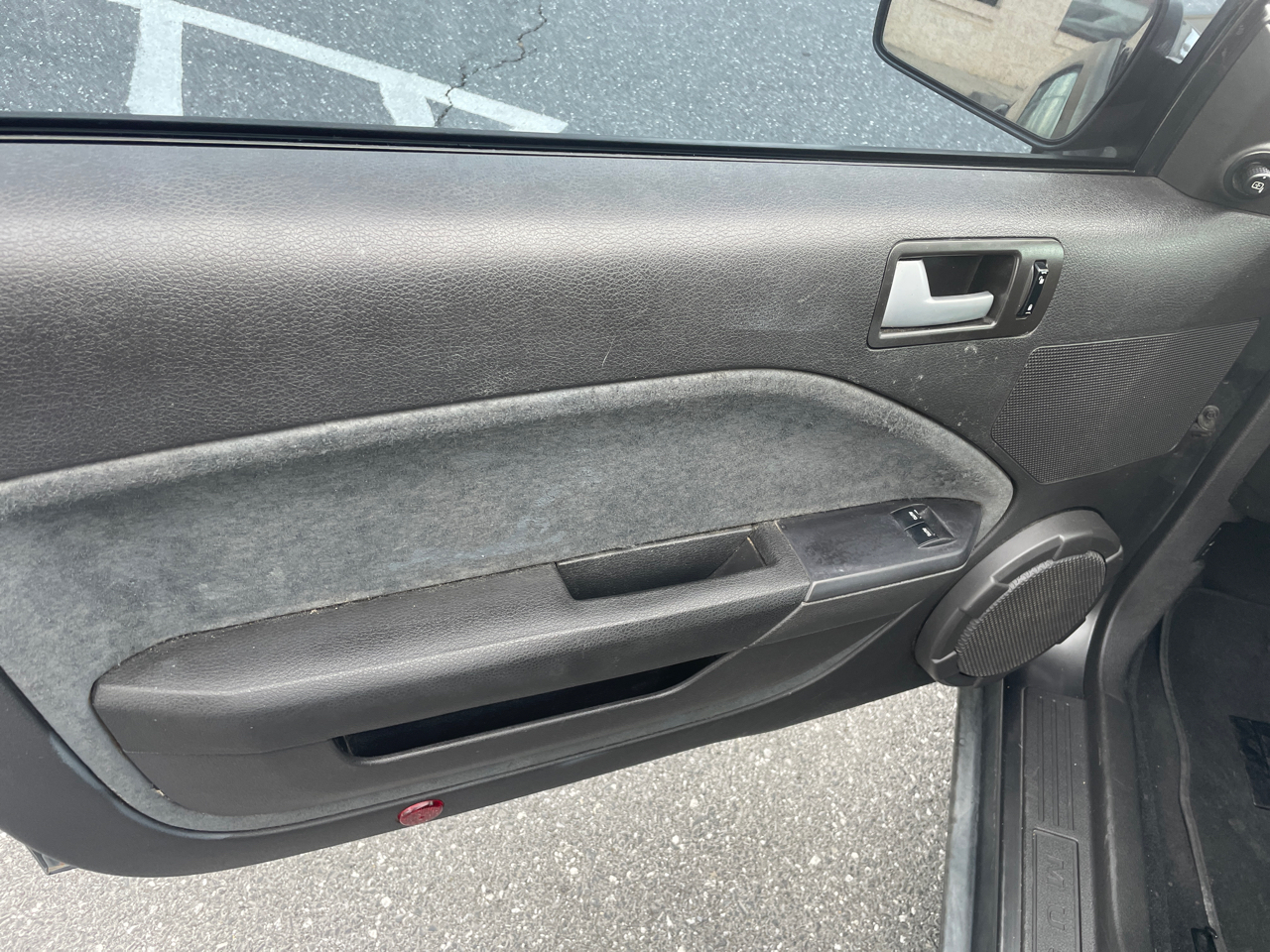 Ford Mustang 2dr Cpe Deluxe 2008