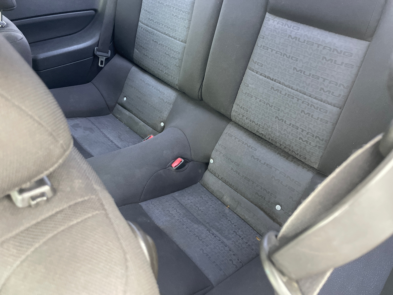 Ford Mustang 2dr Cpe Deluxe 2008